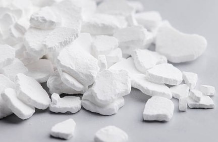 Calcium chloride flakes